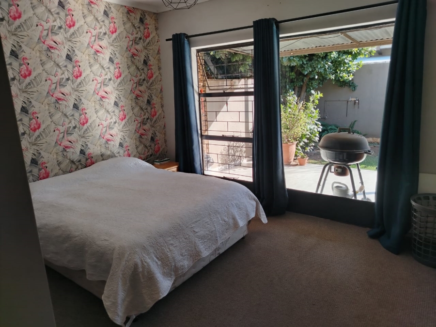 2 Bedroom Property for Sale in Langenhovenpark Free State